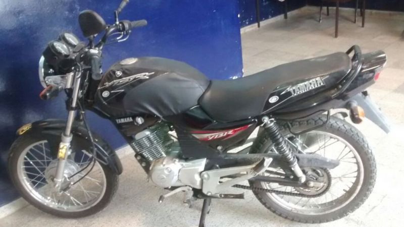 Recuperan una moto robada y aprehenden a dos jóvenes