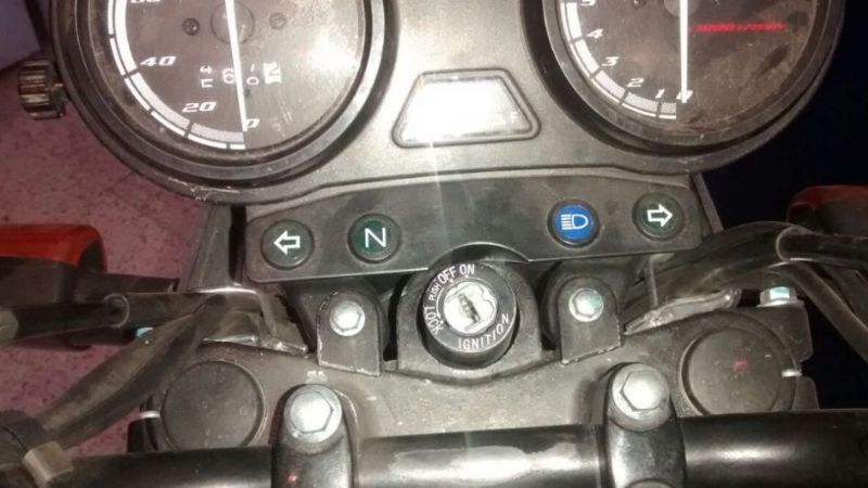 Recuperan una moto robada y aprehenden a dos jóvenes