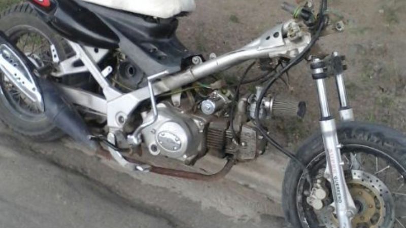 Tras una persecución, aprehendieron a un joven y recuperan una moto robada