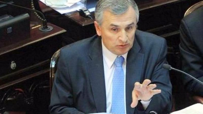 El senador Morales le pegó a Carrió y le puso límites a Sanz