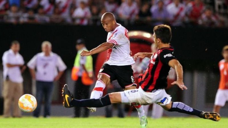 River venció 1-0 a San Lorenzo en la primera final por la Recopa