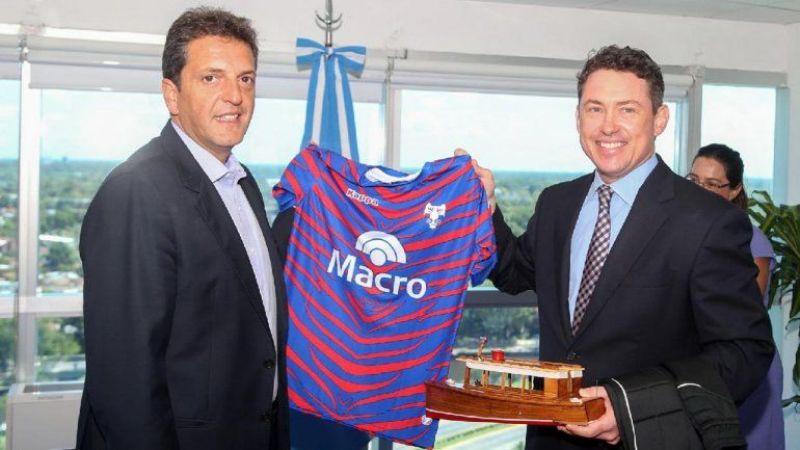 Massa adelantó sus propuestas de gobierno al embajador de EEUU