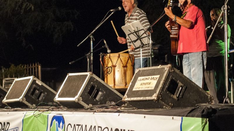 Espectacular presentación del "Viva la Plaza" en el barrio Cruz Negra
