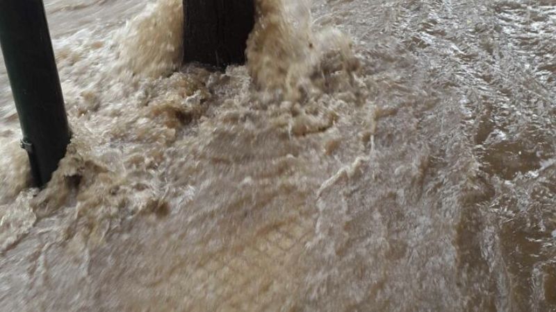 Lluvia y granizo en la Capital
