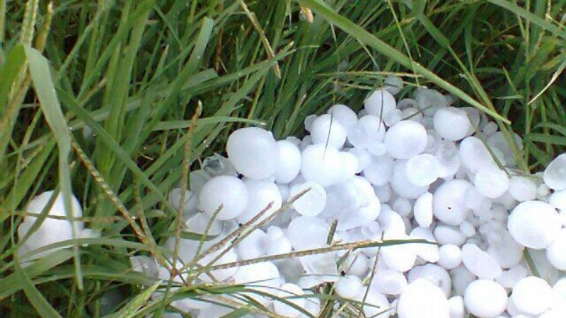 Lluvia y granizo en la Capital