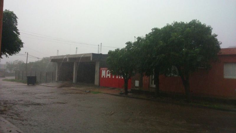 En el interior la tormenta llegó a la siesta y causó estragos