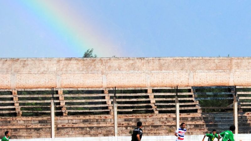 Una típica lluvia de verano, con arco iris incluido, en Las Chacras