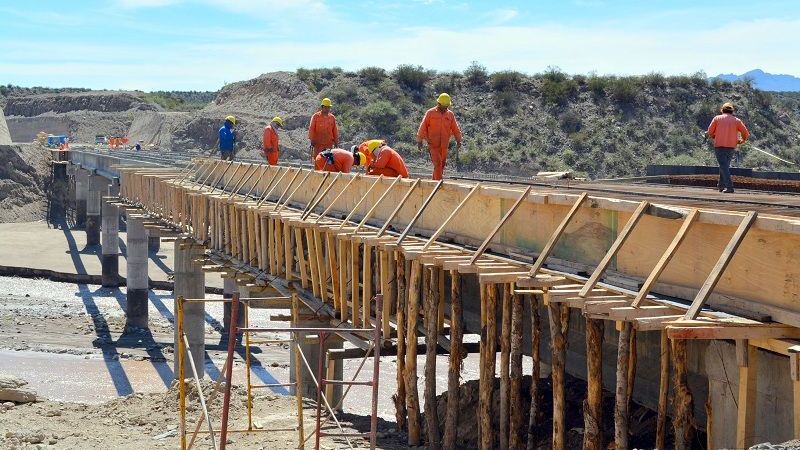 Ruta 40: construyen puentes en el tramo del El Eje a Río Las Cuevas