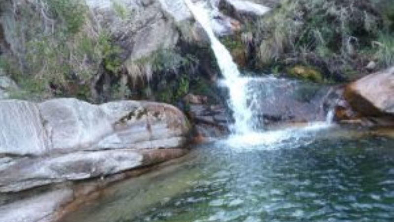 Una turista murió aplastada por una roca en San Luis