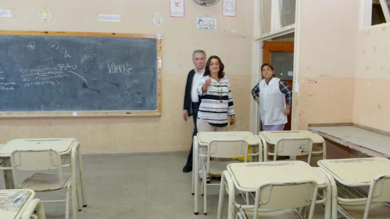 La Gobernadora inspeccionó puesta a punto de las escuelas