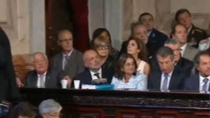 Lucía acompaña a CFK en la asamblea legislativa