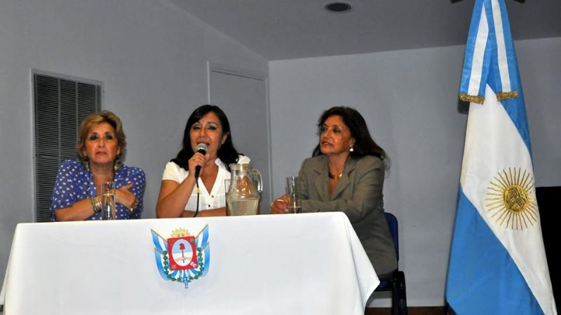 Emotivo homenaje a la mujer catamarqueña