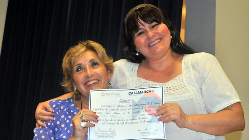 Emotivo homenaje a la mujer catamarqueña