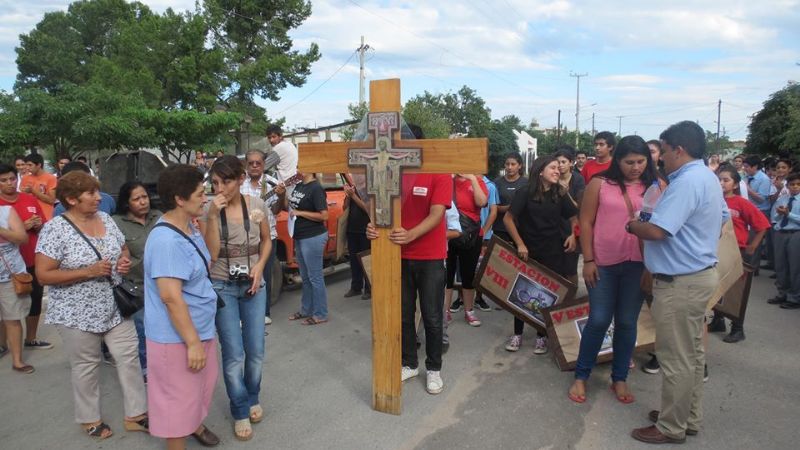 La Cruz bendecida por el Papa Francisco recorrió el Este catamarqueño
