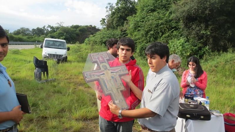 La Cruz bendecida por el Papa Francisco recorrió el Este catamarqueño