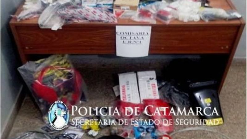 Los detienen y les secuestran gran cantidad de repuestos para motos
