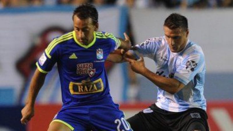 Por un penal mal cobrado, Racing perdió con el Sporting Cristal