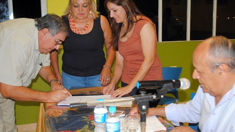 Roberto González asumió por un nuevo período al frente del CEC