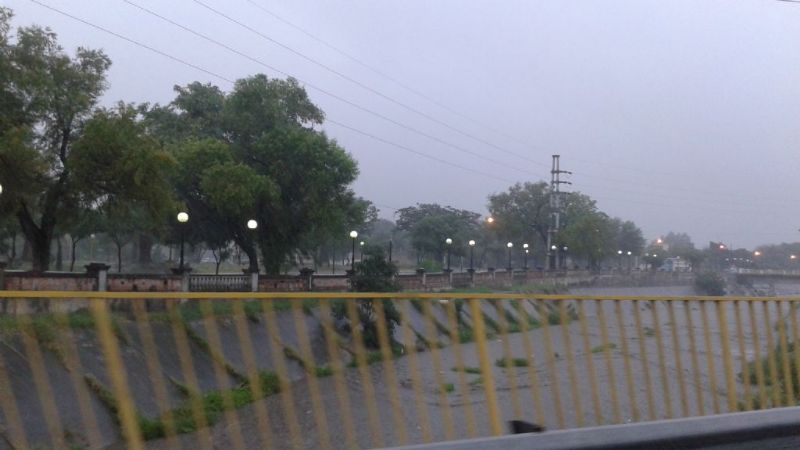 Llueve torrencialmente en el Valle Central