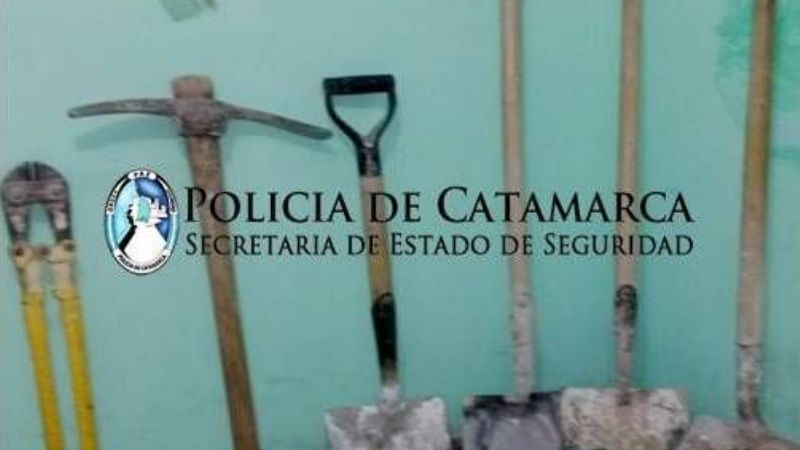 Vecinos agredieron a policías para evitar el arresto de un joven