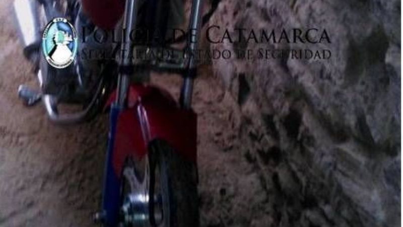 Impactó contra una valla de contención