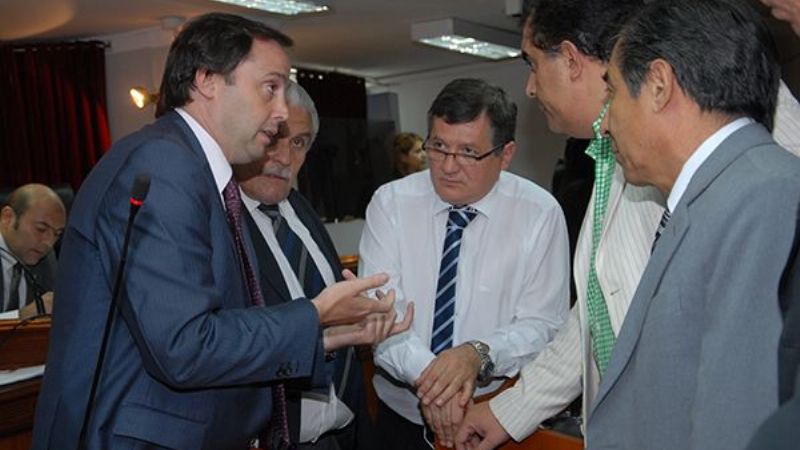 Senadores oficialistas comienzan a tratar la reforma