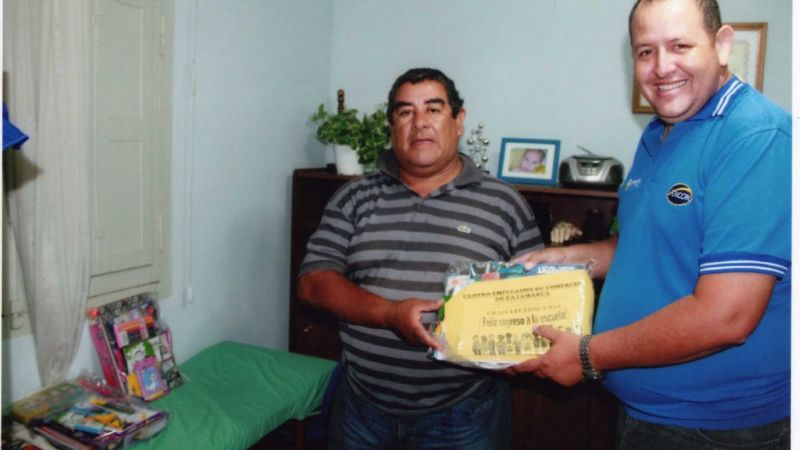 Entrega de bolsones escolares y festejo para las mujeres mercantiles