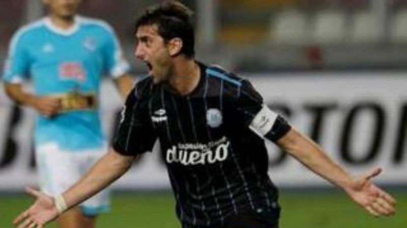 Racing se hizo fuerte en Lima y acaricia la clasificación a 8vos.