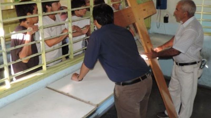 La Cruz bendecida por el Papa Francisco recorrió el Servicio Penitenciario