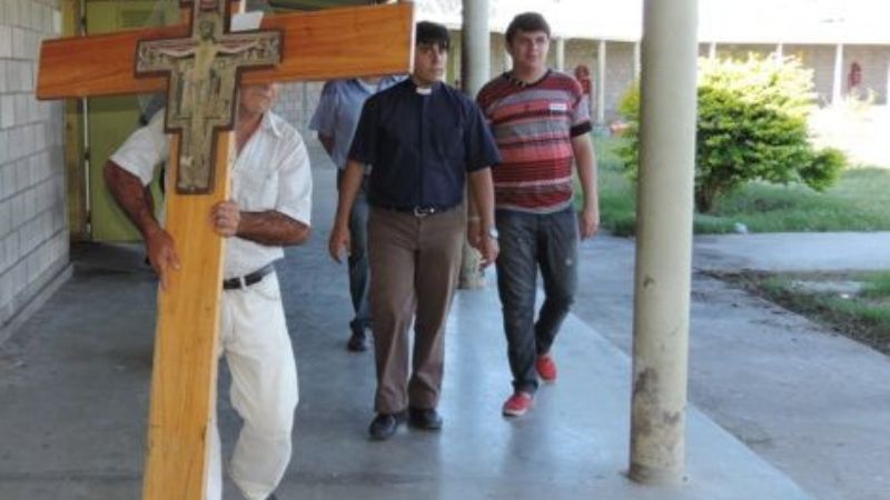 La Cruz bendecida por el Papa Francisco recorrió el Servicio Penitenciario