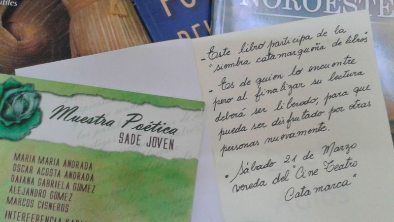 Sembrar libros es una moda que vale todo el año