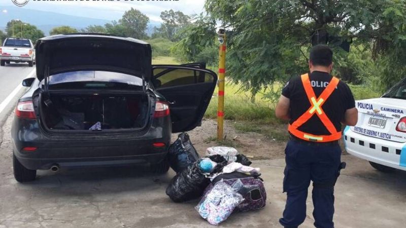 Secuestran ropa y electrodomésticos en un control caminero