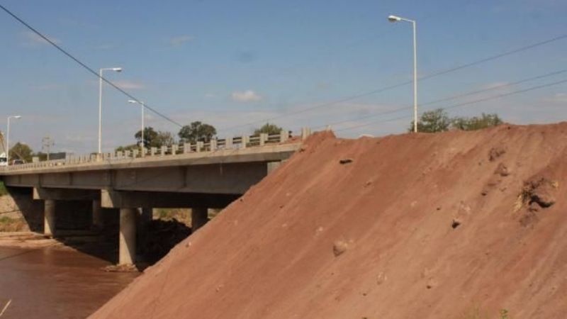 Habilitan el paso en el puente que une Jesús María con Sinsacate
