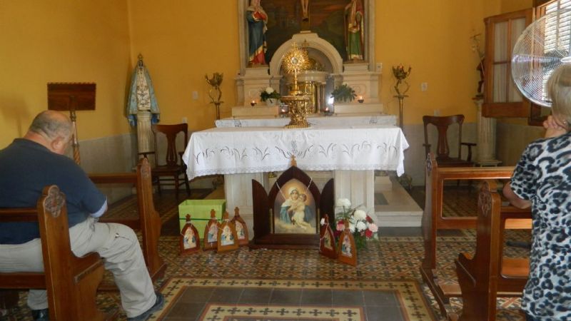 Mil “Avemaría” por los sacerdotes y religiosos