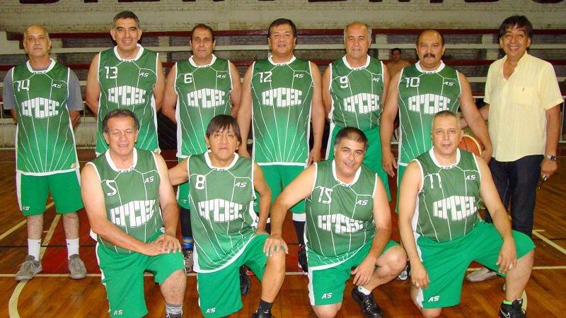 El maxibásquetbol juega hoy y programó para el lunes
