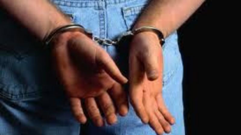 Defendió a su hermana de su ex pareja y está detenido