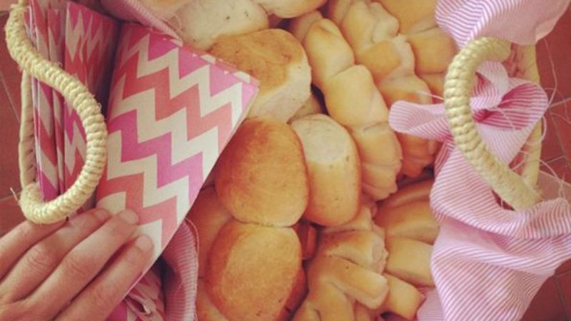 Dos mujeres aprehendidas tras golpear a una vendedora de pan casero