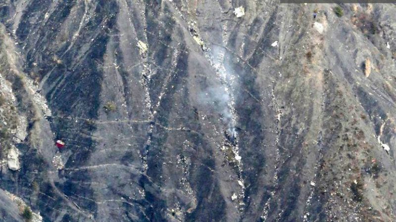 Primeras imágenes del avión estrellado en los Alpes