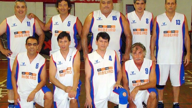 Triunfos de Ribeiro y Red Star en la categoría Sénior