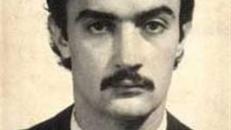 Se recibió de médico, desapareció y ahora entregan título a su hijo