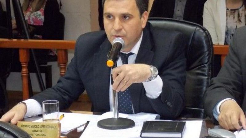 Adhesión a ley provincial sobre agentes cesanteados