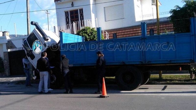 Secuestran un camión