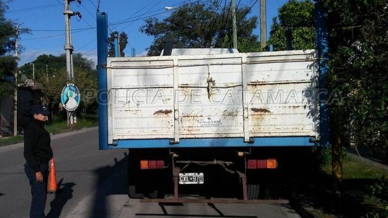 Secuestran un camión