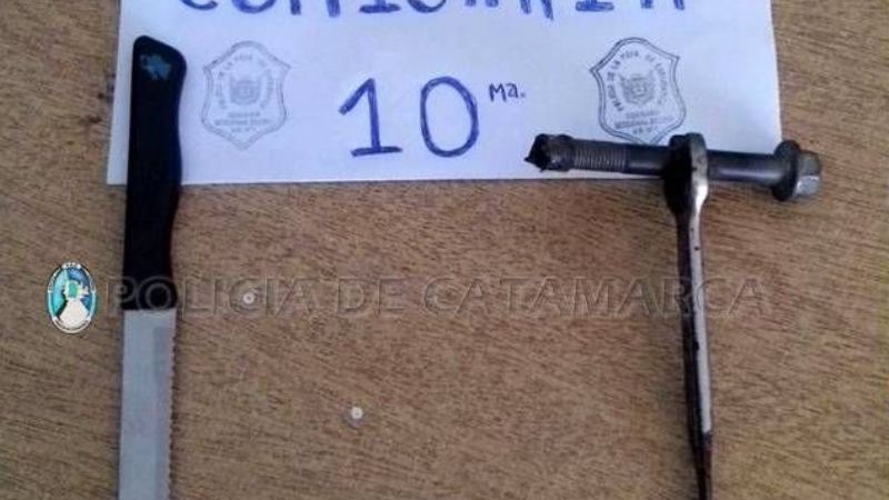 Arrestan a un joven, le secuestran droga y otros elementos