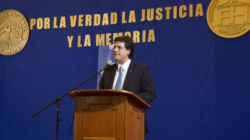 Humanidades distinguió al Dr. Guillermo Díaz Martínez