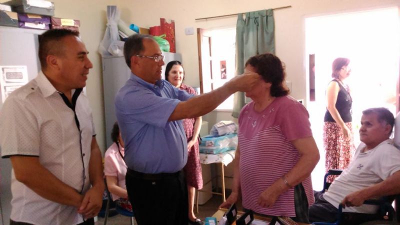 Entregaron anteojos en el Hogar de Ancianos