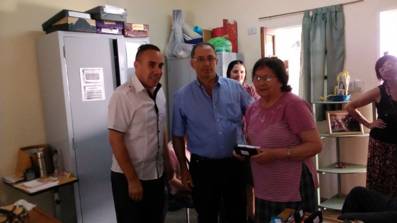 Entregaron anteojos en el Hogar de Ancianos