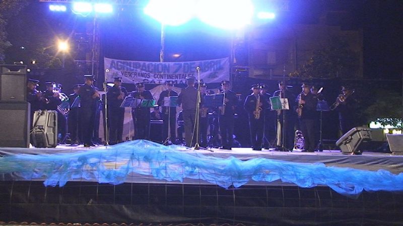 En Catamarca, vigilia nocturna en la Plaza 25 de Mayo