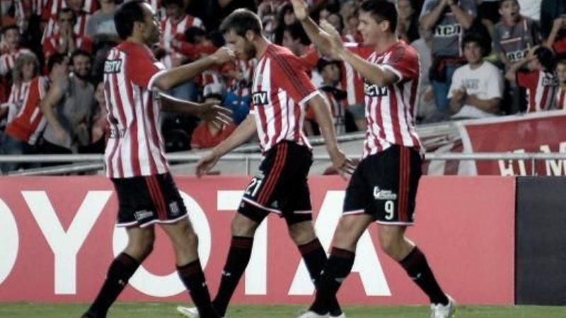 Estudiantes y una dura visita a Atlético Nacional de Medellín