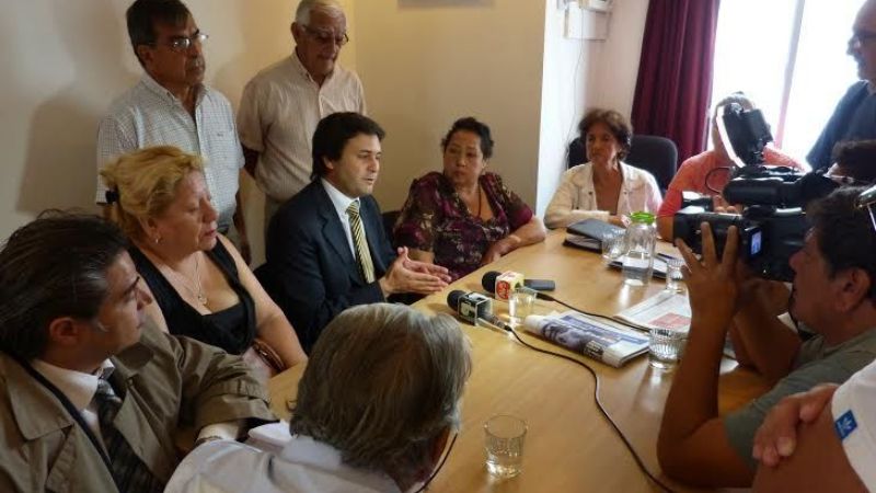 Funcionarios se reunieron con cesanteados de la dictadura